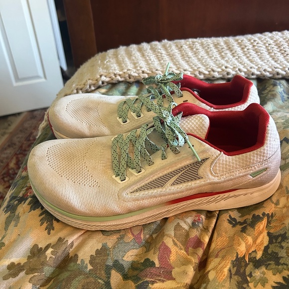 Altra running shoes - Picture 1 of 3